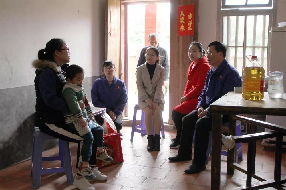 腾博会官网集团党委开展“暖心工程”，走访慰问难题党员和职工